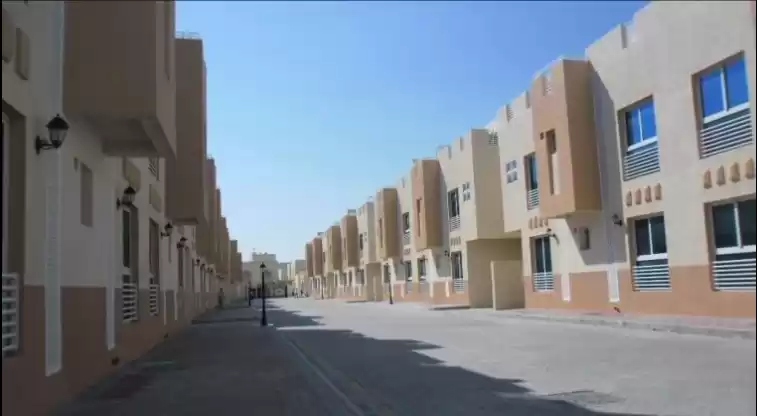 yerleşim Hazır Mülk 1 yatak odası F/F Apartman  kiralık içinde Doha #7140 - 1  image 